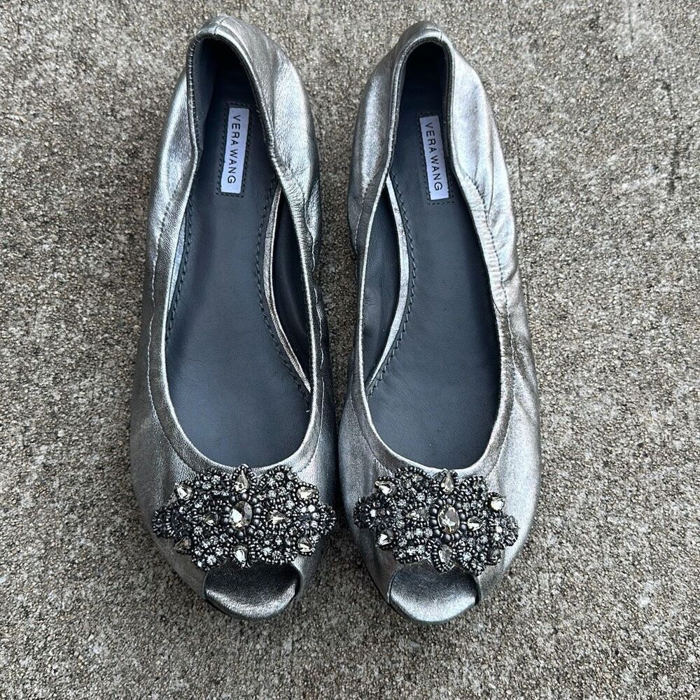 Vera Wang Silver Leather Open Toe Flats Shoes Women’s Size 6.5